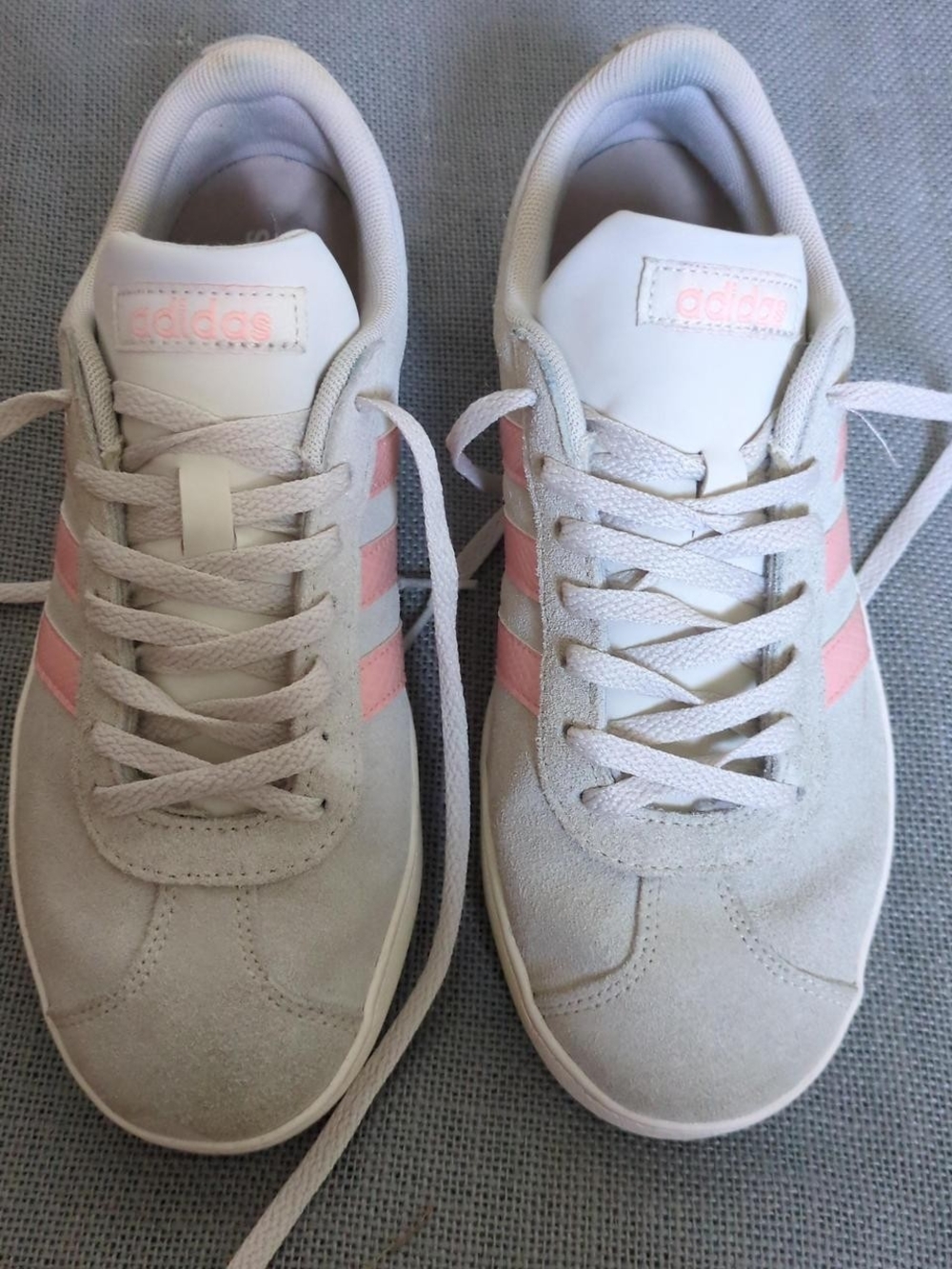 Adidas Women's Light Gray & Pink Casual Sneakers